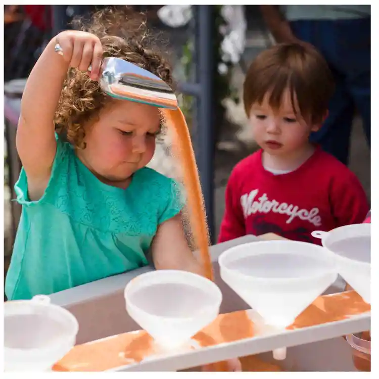 Kodo Funnel Stand