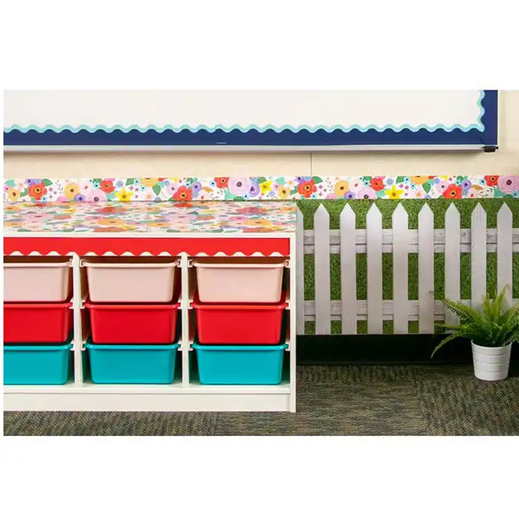 Bright Colored Scalloped Borders