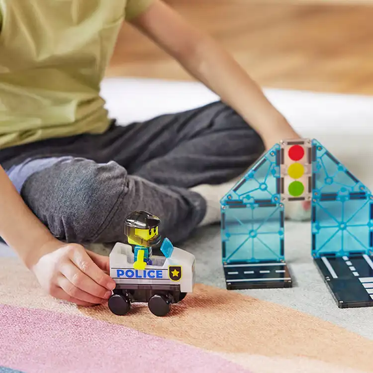 MAGNA-TILES® Police Station